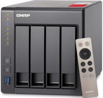 Сетевое хранилище (NAS) QNAP сетевой накопитель, настольный, мест под HDD: 4, оперативной памяти 8 ГБ DDR3, 2x1000 Мбит/с (TS-451+-8G)